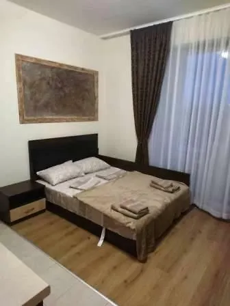 Private In Mistral Bora Daire *