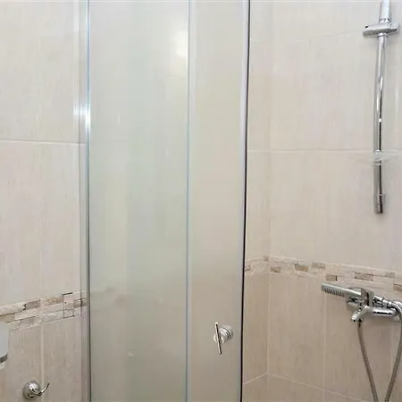 Private In Mistral Bora 네세부르